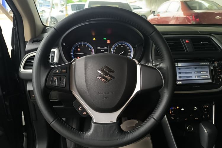 Used Suzuki S-Cross 2015 1.6L CVT Two-Wheel Drive Elite Version Steering Wheel