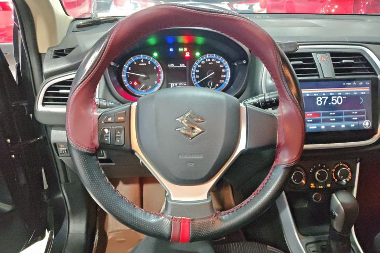 Used Suzuki S-Cross 2015 1.6L CVT Two-Wheel Drive Entry-Level Trim Steering Wheel