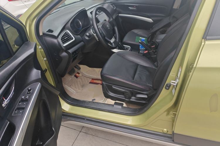 Used Suzuki S-Cross 2015 1.6L CVT Two-Wheel Drive Elite Version Driver Seat