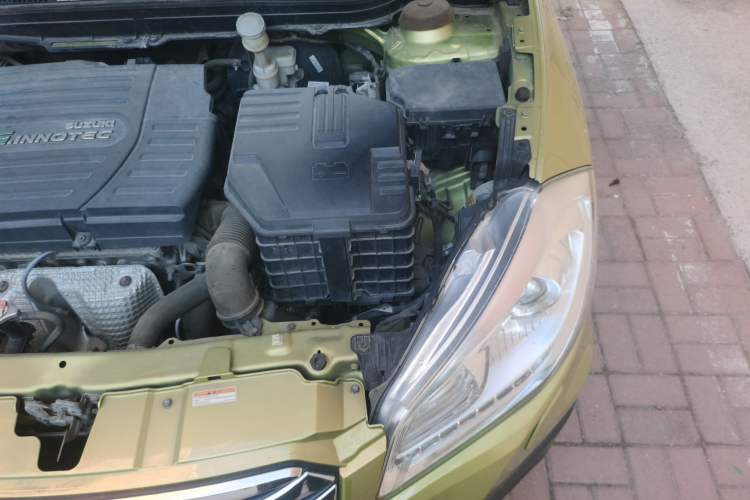 Used Suzuki S-Cross 2015 1.6L CVT Two-Wheel Drive Elite Version Engine Bay Left