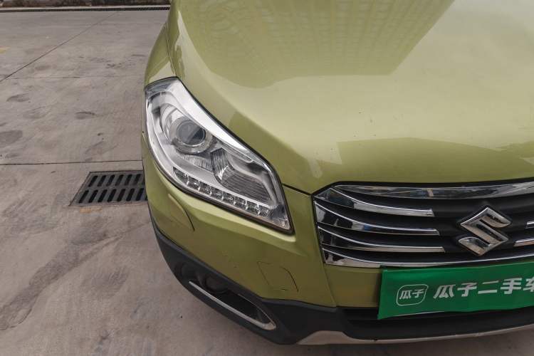Used Suzuki S-Cross 2015 1.6L CVT Two-Wheel Drive Elite Version Right Front Headlight