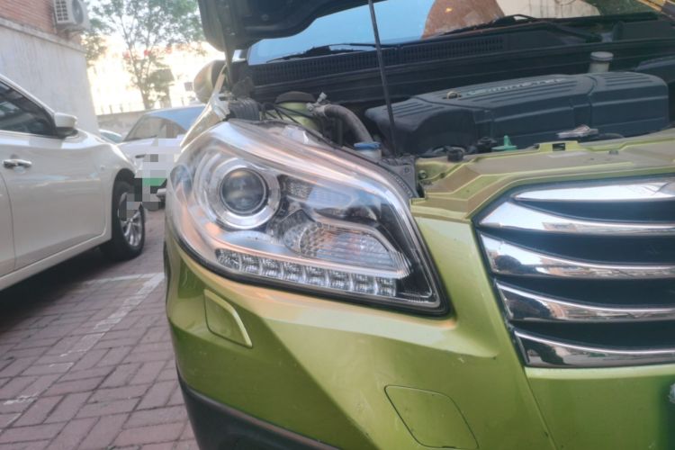 Used Suzuki S-Cross 2015 1.6L CVT Two-Wheel Drive Elite Version Right Front Headlight