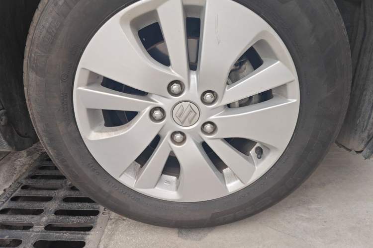 Used Suzuki S-Cross 2015 1.6L CVT Two-Wheel Drive Elite Version Right Front Wheel Hub