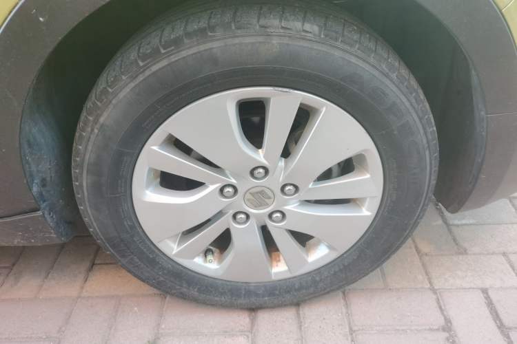 Used Suzuki S-Cross 2015 1.6L CVT Two-Wheel Drive Elite Version Right Front Wheel Hub