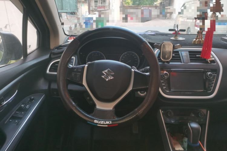 Used Suzuki S-Cross 2015 1.6L CVT Two-Wheel Drive Elite Version Steering Wheel