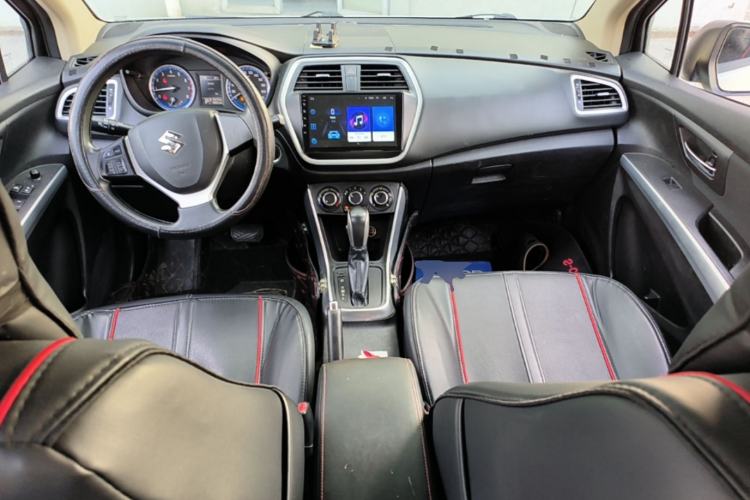 Used Suzuki S-Cross 2015 1.6L CVT Two-Wheel Drive Entry-Level Trim Center Console