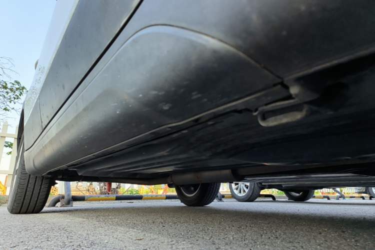 Used Suzuki S-Cross 2015 1.6L CVT Two-Wheel Drive Entry-Level Trim Chassis Front Right