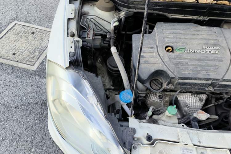 Used Suzuki S-Cross 2015 1.6L CVT Two-Wheel Drive Entry-Level Trim Engine Bay Right