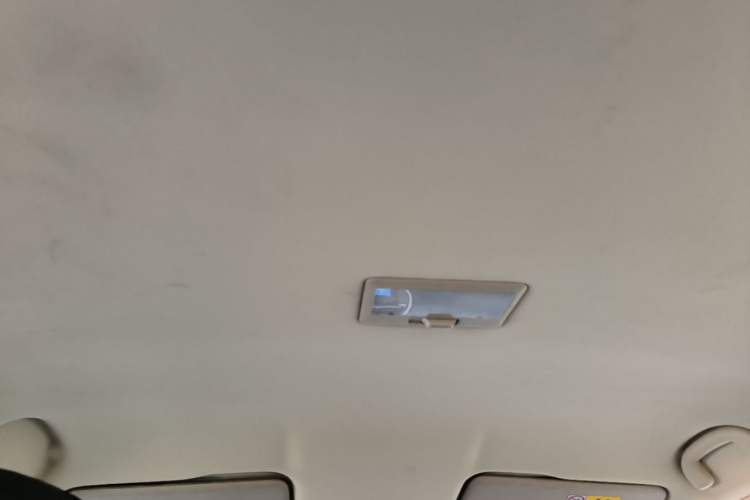 Used Suzuki S-Cross 2015 1.6L CVT Two-Wheel Drive Entry-Level Trim Headliner