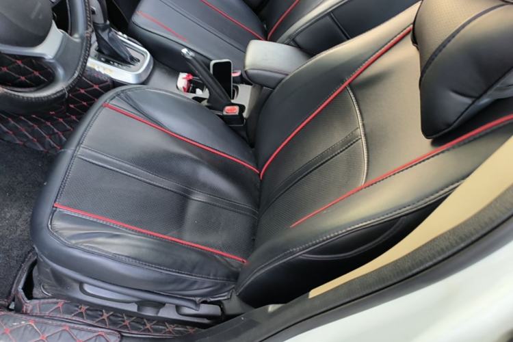 Used Suzuki S-Cross 2015 1.6L CVT Two-Wheel Drive Entry-Level Trim Left Front Seat