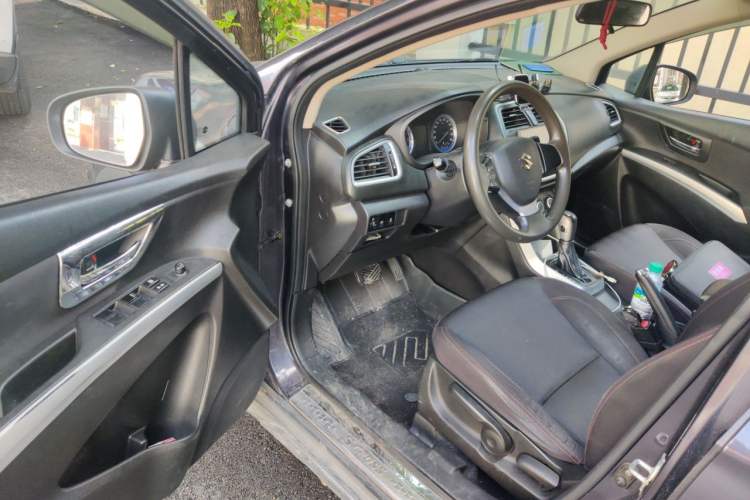 Used Suzuki S-Cross 2015 1.6L CVT Two-Wheel Drive Entry-Level Trim Driver Seat