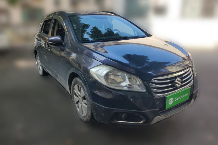 Used Suzuki S-Cross 2015 1.6L CVT Two-Wheel Drive Entry-Level Trim Front Right 45 Deg