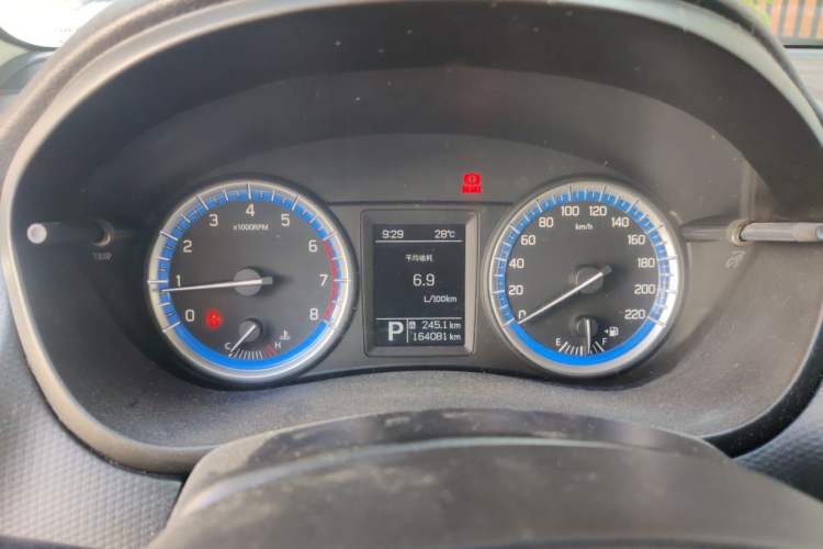 Used Suzuki S-Cross 2015 1.6L CVT Two-Wheel Drive Entry-Level Trim Instrument Cluster