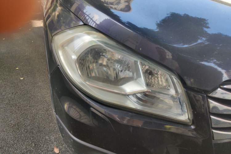 Used Suzuki S-Cross 2015 1.6L CVT Two-Wheel Drive Entry-Level Trim Right Front Headlight