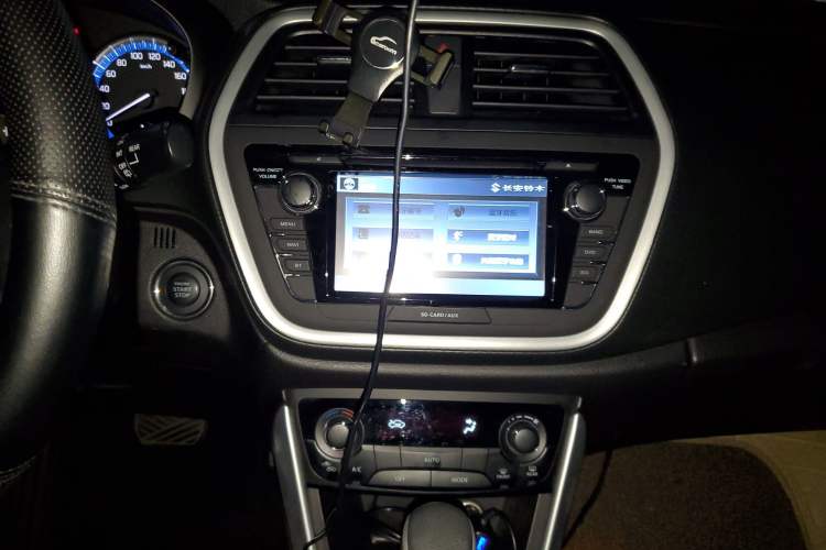 Used Suzuki S-Cross 2015 1.6L CVT Two-Wheel Drive Elite Version Audio And AC Panel