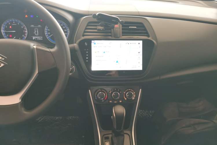 Used Suzuki S-Cross 2015 1.6L CVT Two-Wheel Drive Entry-Level Trim Audio And AC Panel