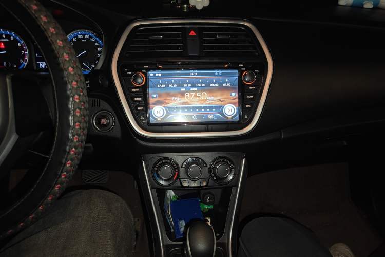 Used Suzuki S-Cross 2015 1.6L CVT Two-Wheel Drive Entry-Level Trim Audio And AC Panel