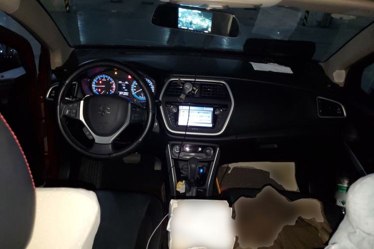 Used Suzuki S-Cross 2015 1.6L CVT Two-Wheel Drive Elite Version Center Console