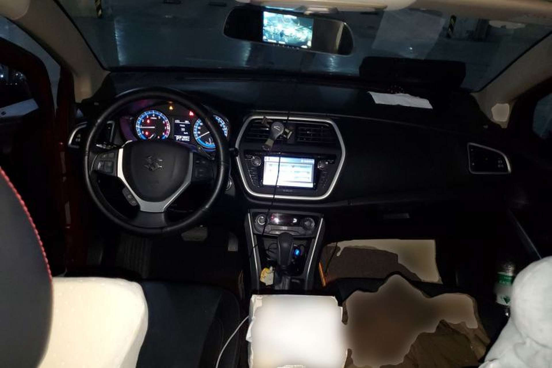 Used Suzuki S-Cross 2015 1.6L CVT Two-Wheel Drive Elite Version Center Console