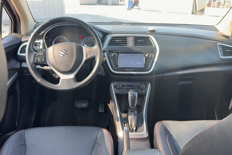 Used Suzuki S-Cross 2015 1.6L CVT Two-Wheel Drive Elite Version Center Console