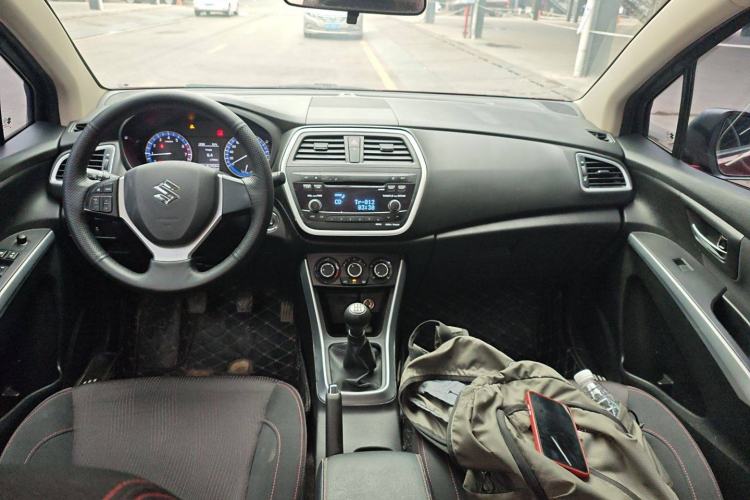 Used Suzuki S-Cross 2015 1.6L Manual Two-Wheel Drive Entry Model Center Console