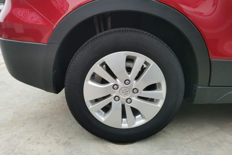 Used Suzuki S-Cross 2015 1.6L CVT Two-Wheel Drive Entry-Level Trim Exterior 8