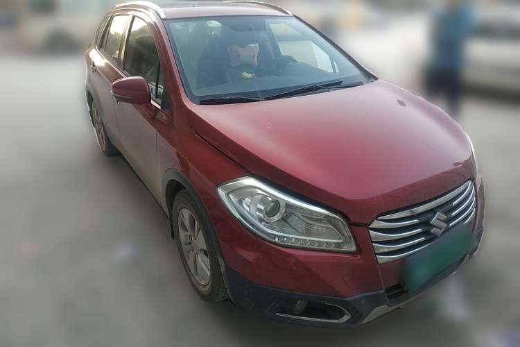 Used Suzuki S-Cross 2015 1.6L CVT Two-Wheel Drive Elite Version Front Right 45 Deg