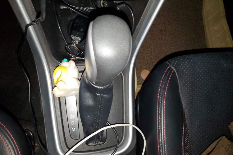 Used Suzuki S-Cross 2015 1.6L CVT Two-Wheel Drive Elite Version Gear Lever