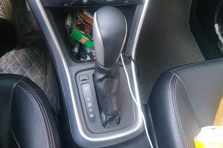 Used Suzuki S-Cross 2015 1.6L CVT Two-Wheel Drive Elite Version Gear Lever