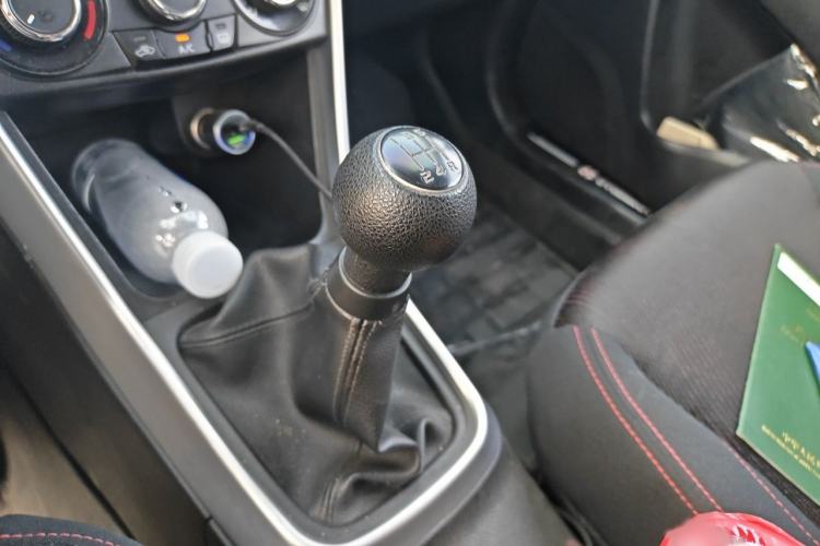 Used Suzuki S-Cross 2015 1.6L Manual Two-Wheel Drive Entry Model Gear Lever
