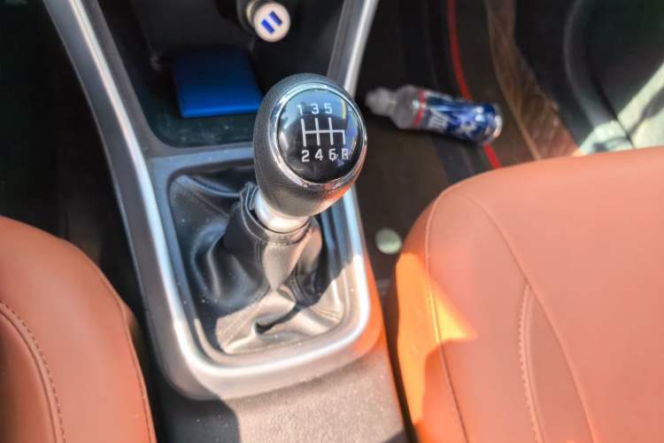 Used Suzuki S-Cross 2015 1.4T Manual Two-Wheel Drive Prestige Model Gear Lever