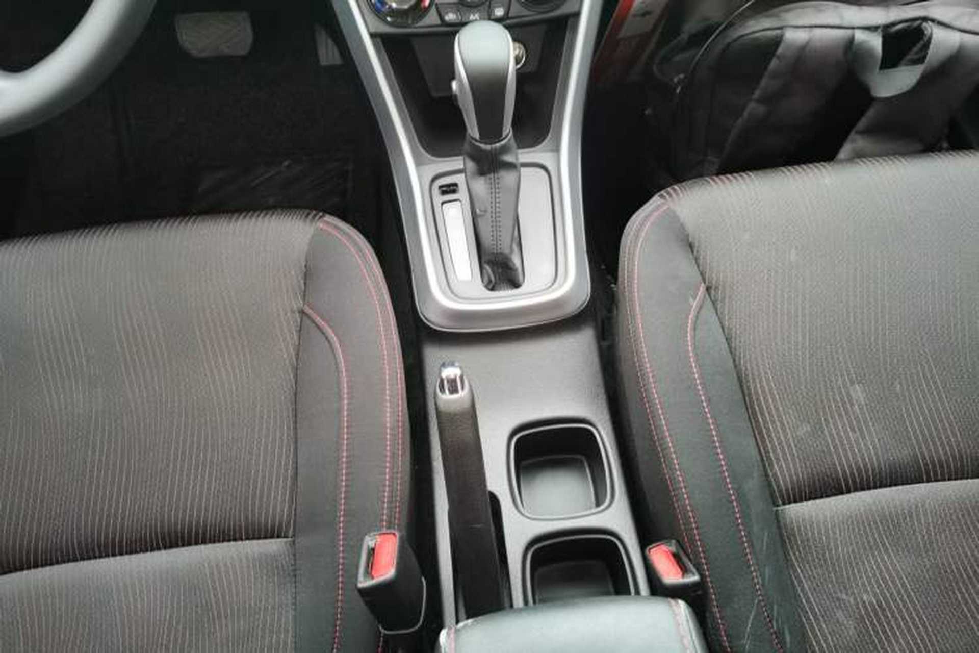 Used Suzuki S-Cross 2015 1.6L CVT Two-Wheel Drive Entry-Level Trim Gear Lever