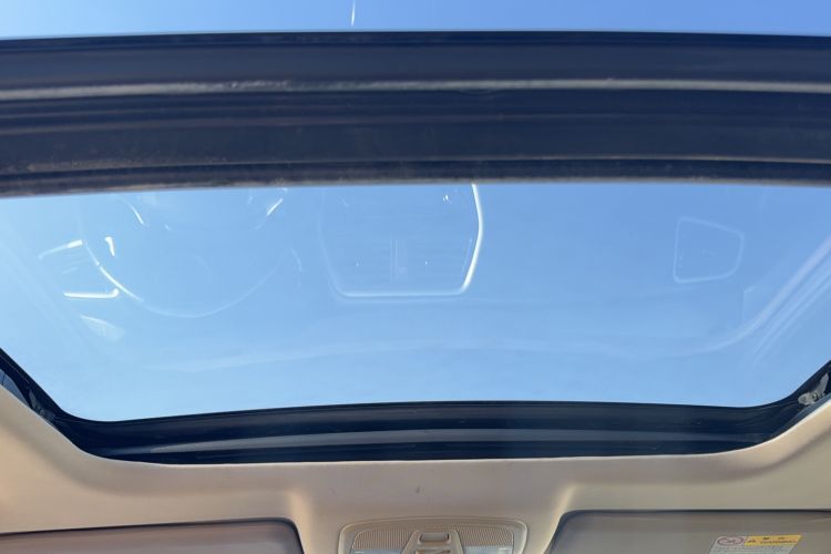 Used Suzuki S-Cross 2015 1.6L CVT Two-Wheel Drive Elite Version Headliner
