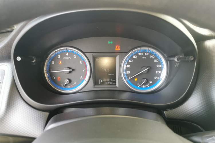 Used Suzuki S-Cross 2015 1.6L CVT Two-Wheel Drive Entry-Level Trim Instrument Cluster