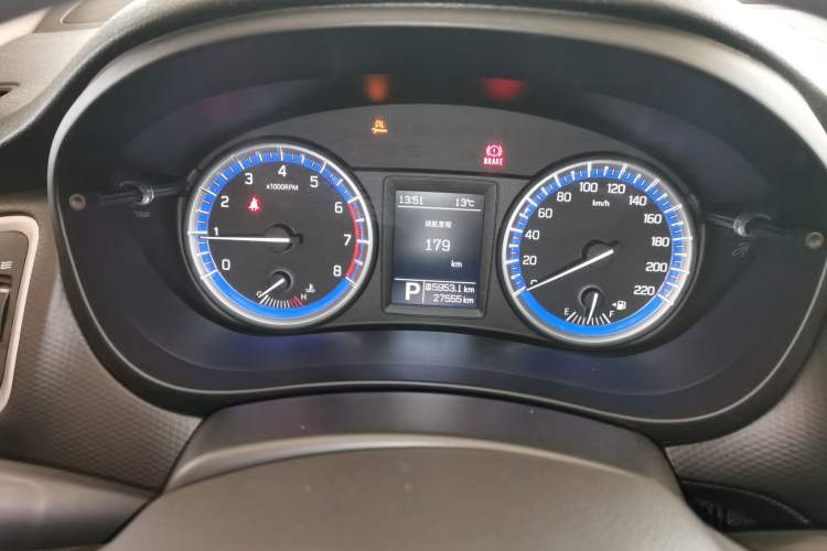 Used Suzuki S-Cross 2015 1.6L CVT Two-Wheel Drive Entry-Level Trim Instrument Cluster
