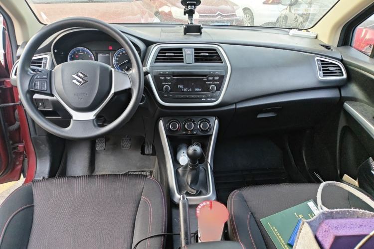Used Suzuki S-Cross 2015 1.6L Manual Two-Wheel Drive Entry Model Interior 2