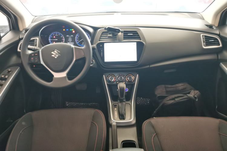 Used Suzuki S-Cross 2015 1.6L CVT Two-Wheel Drive Entry-Level Trim Interior 2