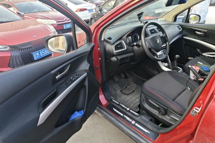 Used Suzuki S-Cross 2015 1.6L Manual Two-Wheel Drive Entry Model Interior 3