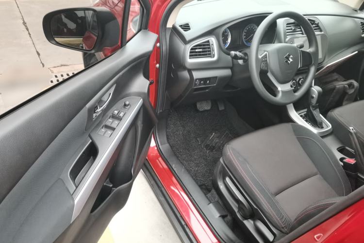 Used Suzuki S-Cross 2015 1.6L CVT Two-Wheel Drive Entry-Level Trim Interior 3