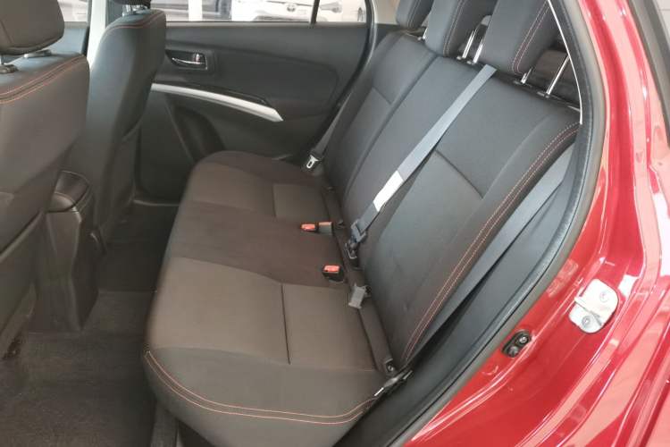 Used Suzuki S-Cross 2015 1.6L CVT Two-Wheel Drive Entry-Level Trim Interior 4