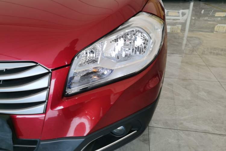 Used Suzuki S-Cross 2015 1.6L CVT Two-Wheel Drive Entry-Level Trim Left Front Headlight
