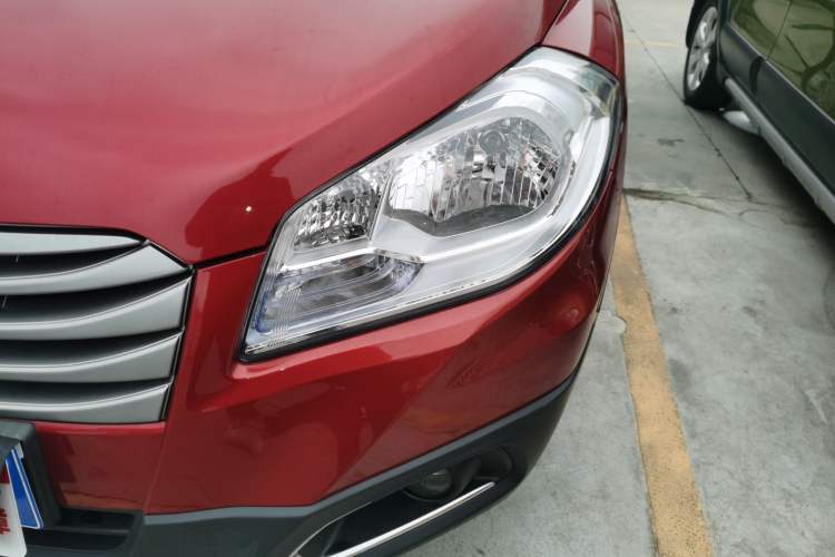 Used Suzuki S-Cross 2015 1.6L CVT Two-Wheel Drive Entry-Level Trim Left Front Headlight