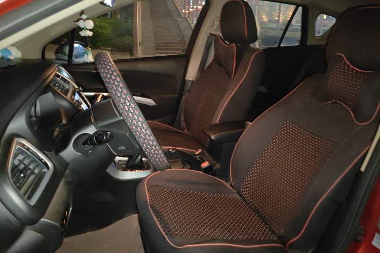 Used Suzuki S-Cross 2015 1.6L CVT Two-Wheel Drive Entry-Level Trim Left Front Seat