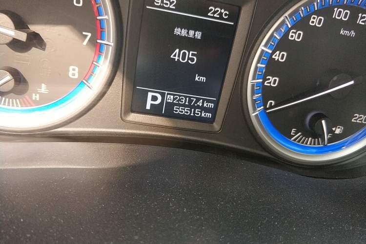 Used Suzuki S-Cross 2015 1.4T Automatic Two-Wheel Drive Prestige Model Odometer Close Up