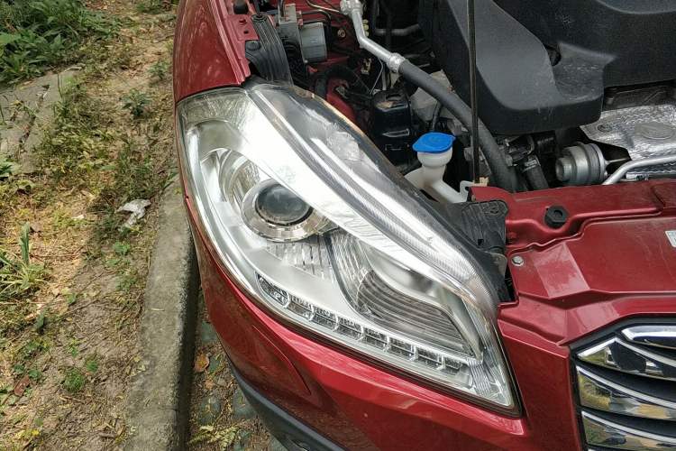 Used Suzuki S-Cross 2015 1.4T Automatic Two-Wheel Drive Prestige Model Right Front Headlight