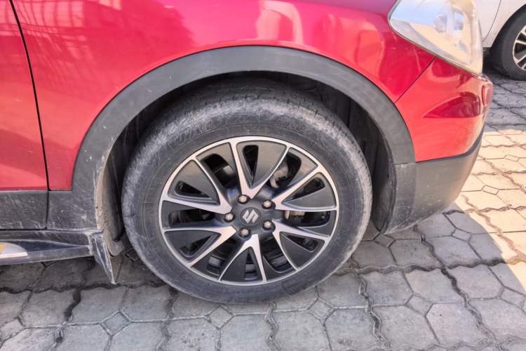 Used Suzuki S-Cross 2015 1.4T Manual Two-Wheel Drive Prestige Model Right Front Wheel Hub
