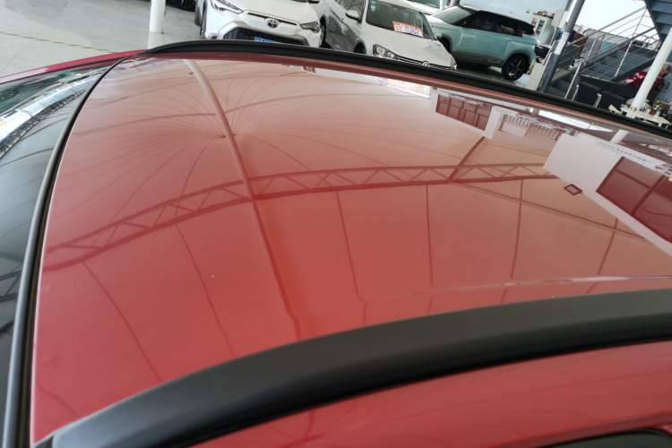 Used Suzuki S-Cross 2015 1.6L CVT Two-Wheel Drive Entry-Level Trim Roof