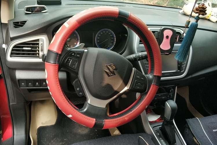 Used Suzuki S-Cross 2015 1.4T Automatic Two-Wheel Drive Prestige Model Steering Wheel