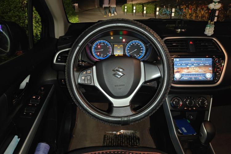 Used Suzuki S-Cross 2015 1.6L CVT Two-Wheel Drive Entry-Level Trim Steering Wheel