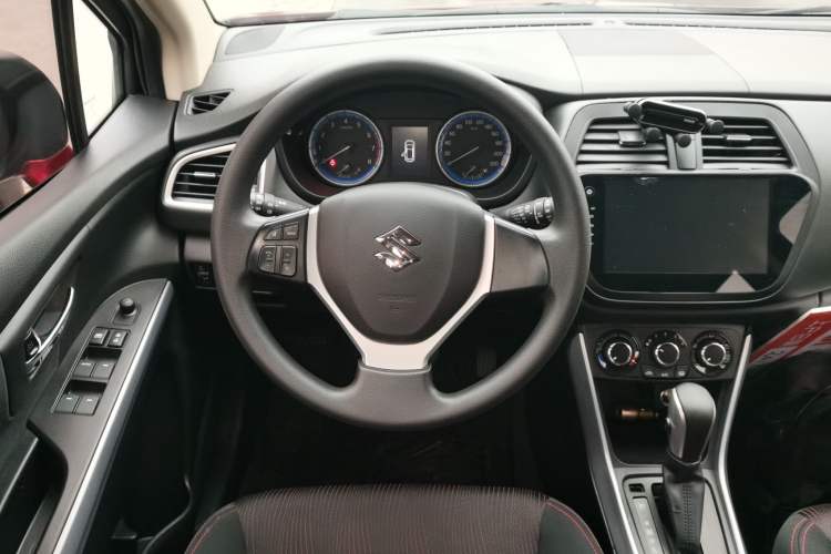 Used Suzuki S-Cross 2015 1.6L CVT Two-Wheel Drive Entry-Level Trim Steering Wheel
